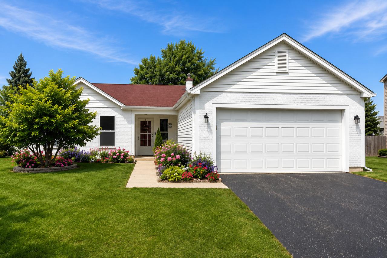 216 Magnolia Dr., North Aurora, IL 60542