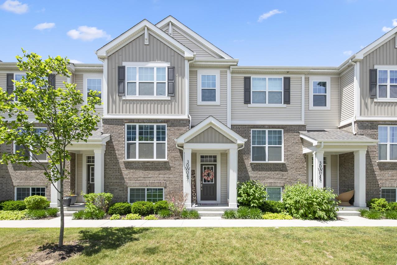 30W047 Brayman Ct., Warrenville, IL 60563