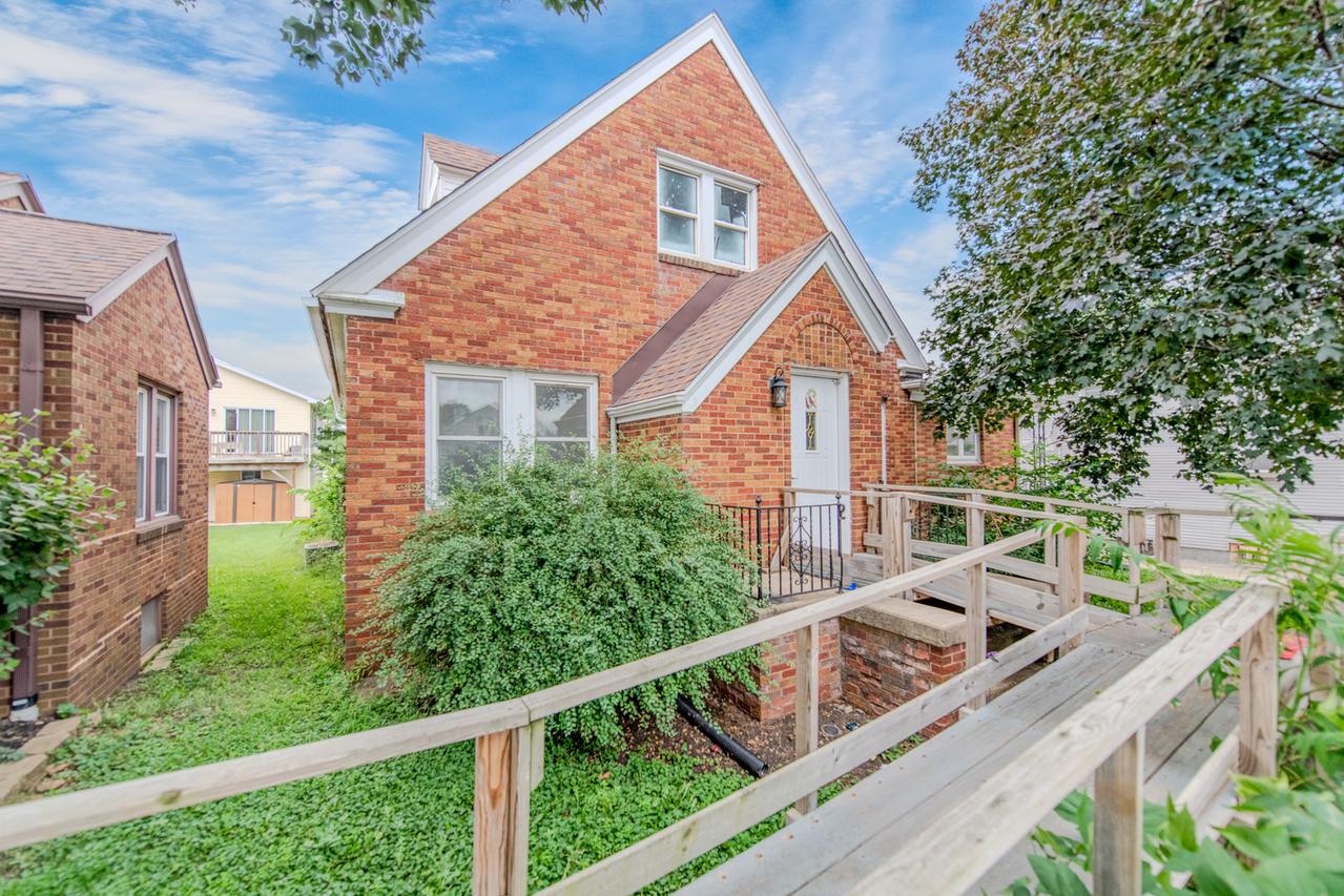 217 20th Ave., Ottawa, IL 61350