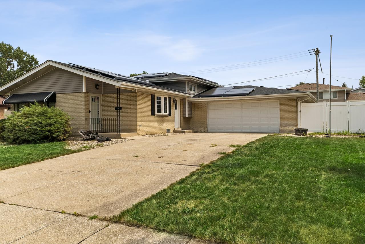 16457 Laura Ln., Oak Forest, IL 60452
