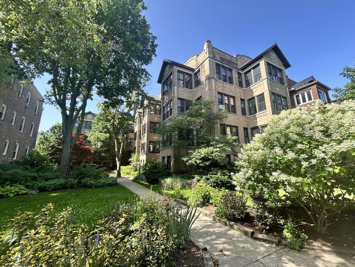 1065 W North Shore Ave. #2, Chicago, IL 60626