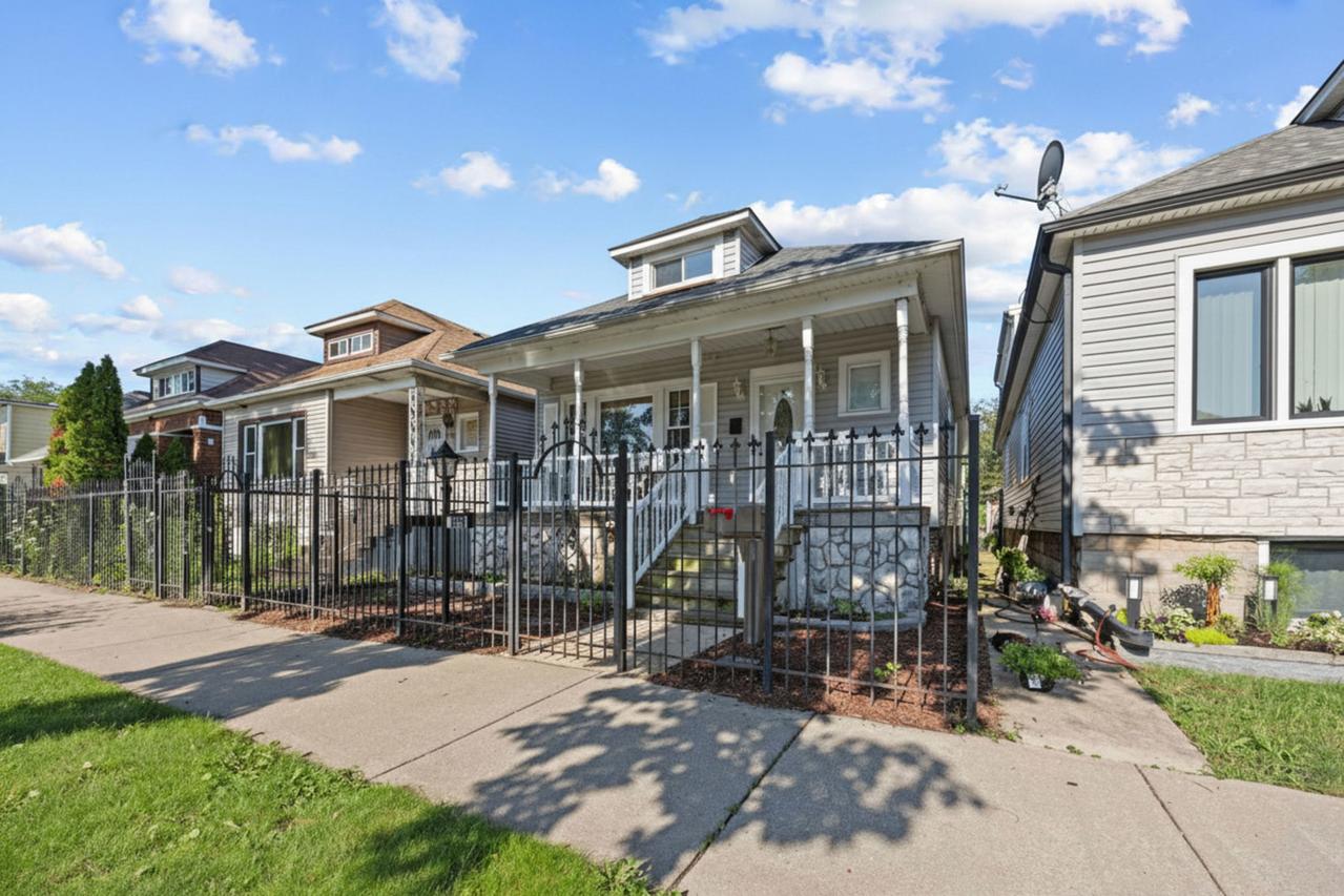 8328 S Essex Ave., Chicago, IL 60617