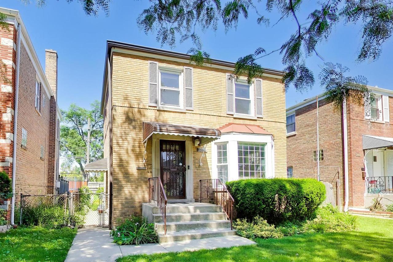 6028 N Whipple St., Chicago, IL 60659