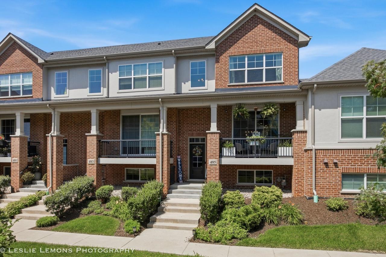 485 Woodmoor Dr., Lombard, IL 60148