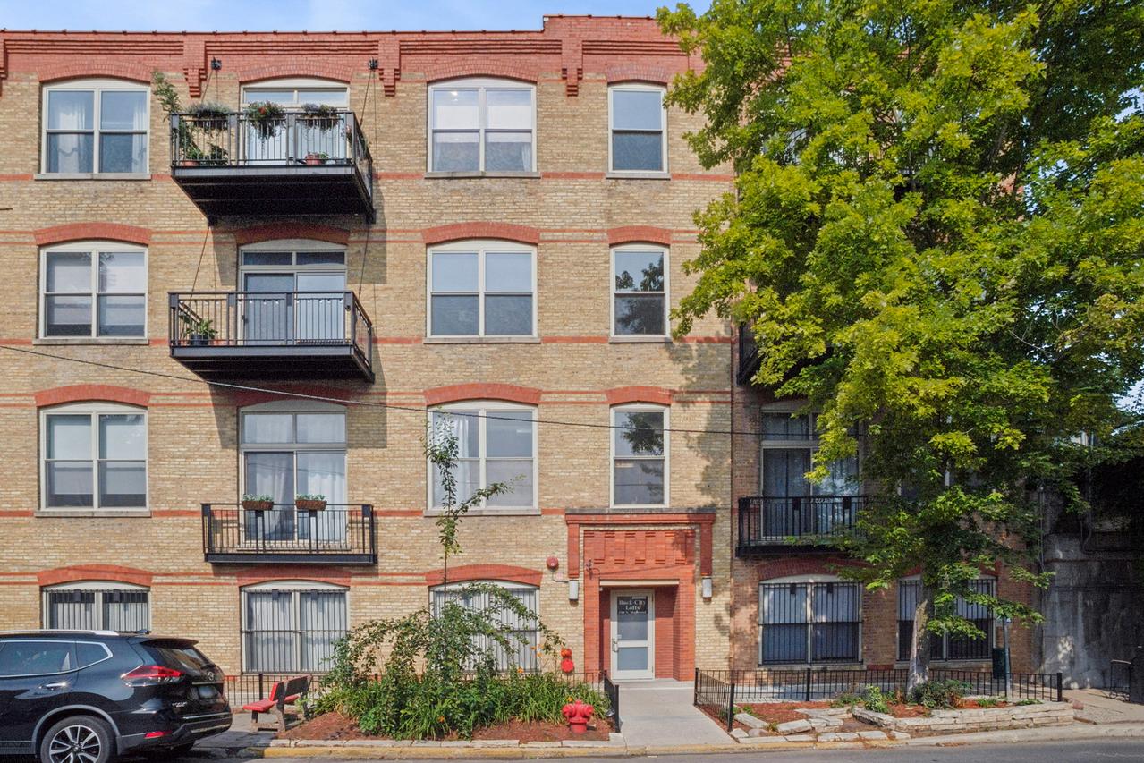 1740 N Maplewood Ave. #120, Chicago, IL 60647