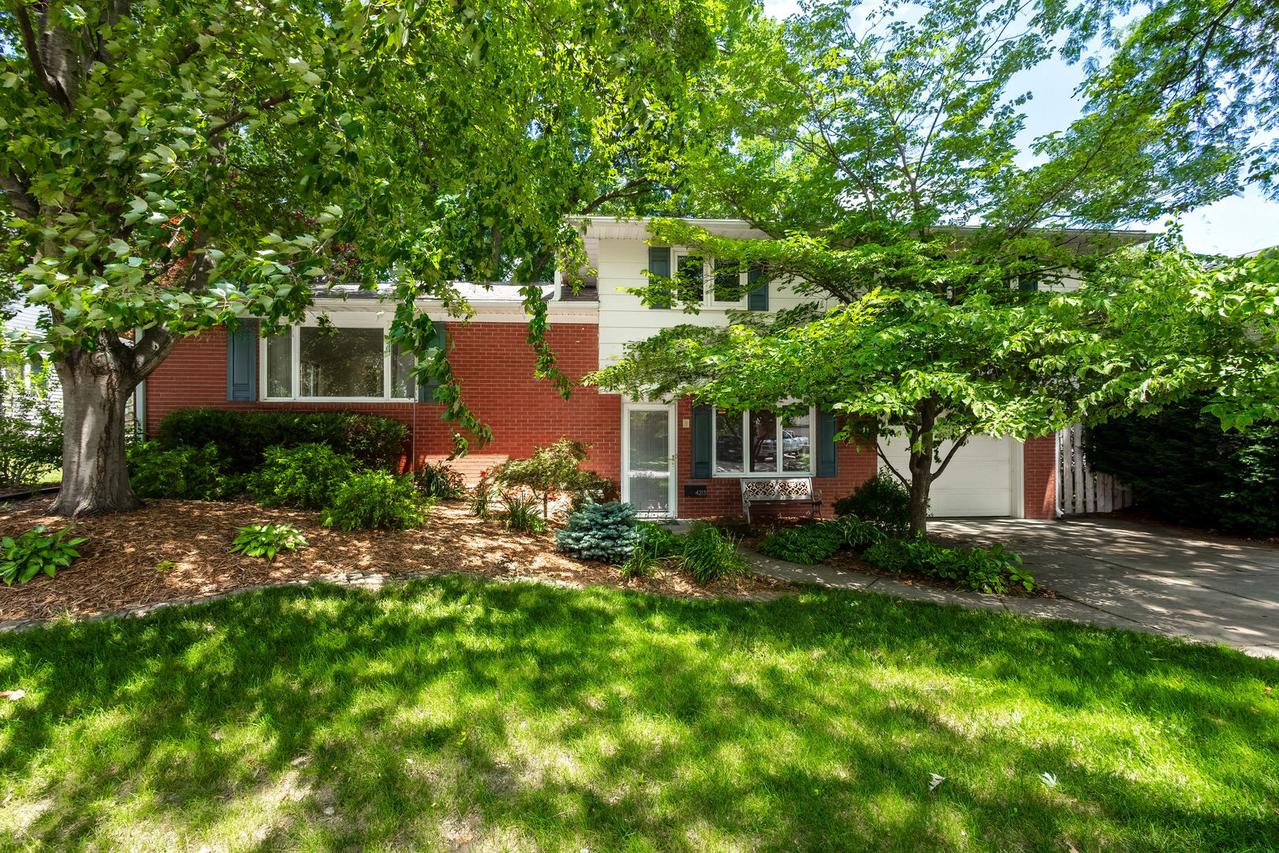 4213 35 Ave., Moline, IL 61265
