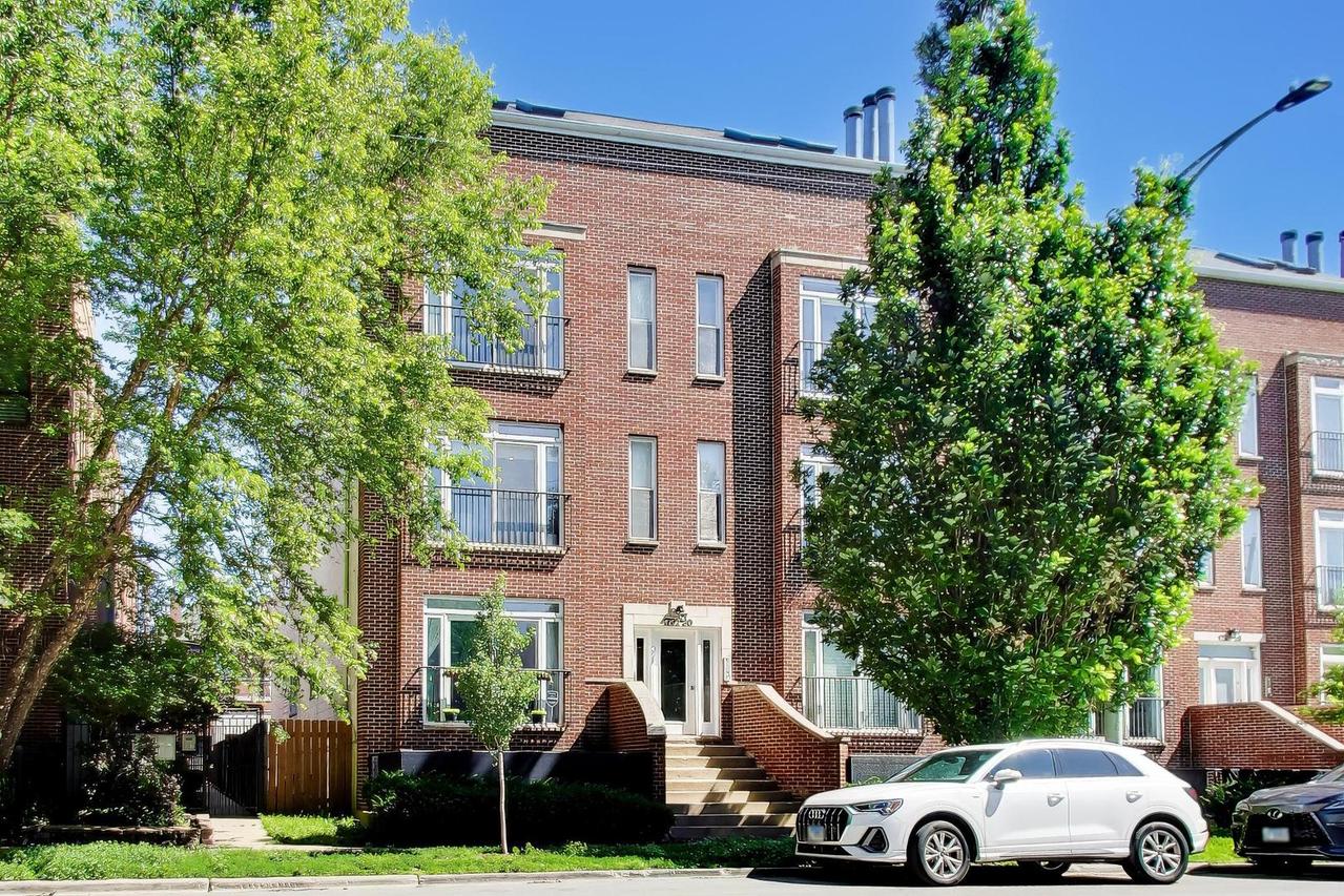 1732 W Diversey Pkwy. #2W, Chicago, IL 60614