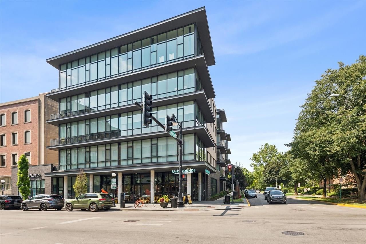 147 N Euclid Ave. #406, Oak Park, IL 60302