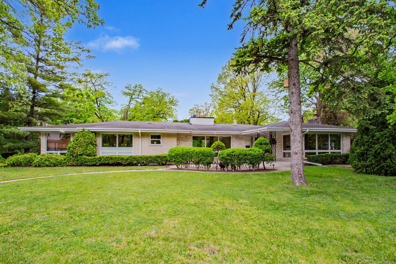 6503 N Longmeadow Ave., Lincolnwood, IL 60712