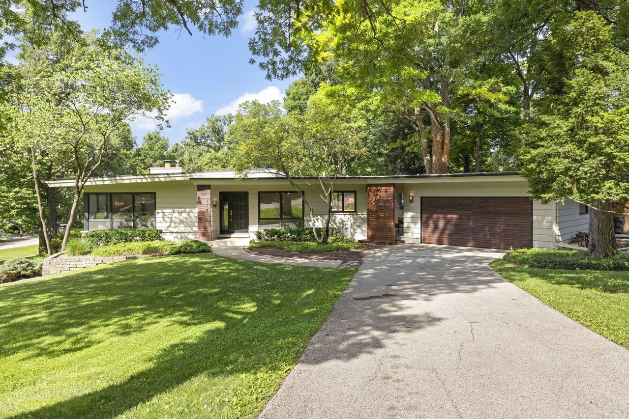 3N410 Maple Ct., West Chicago, IL 60185