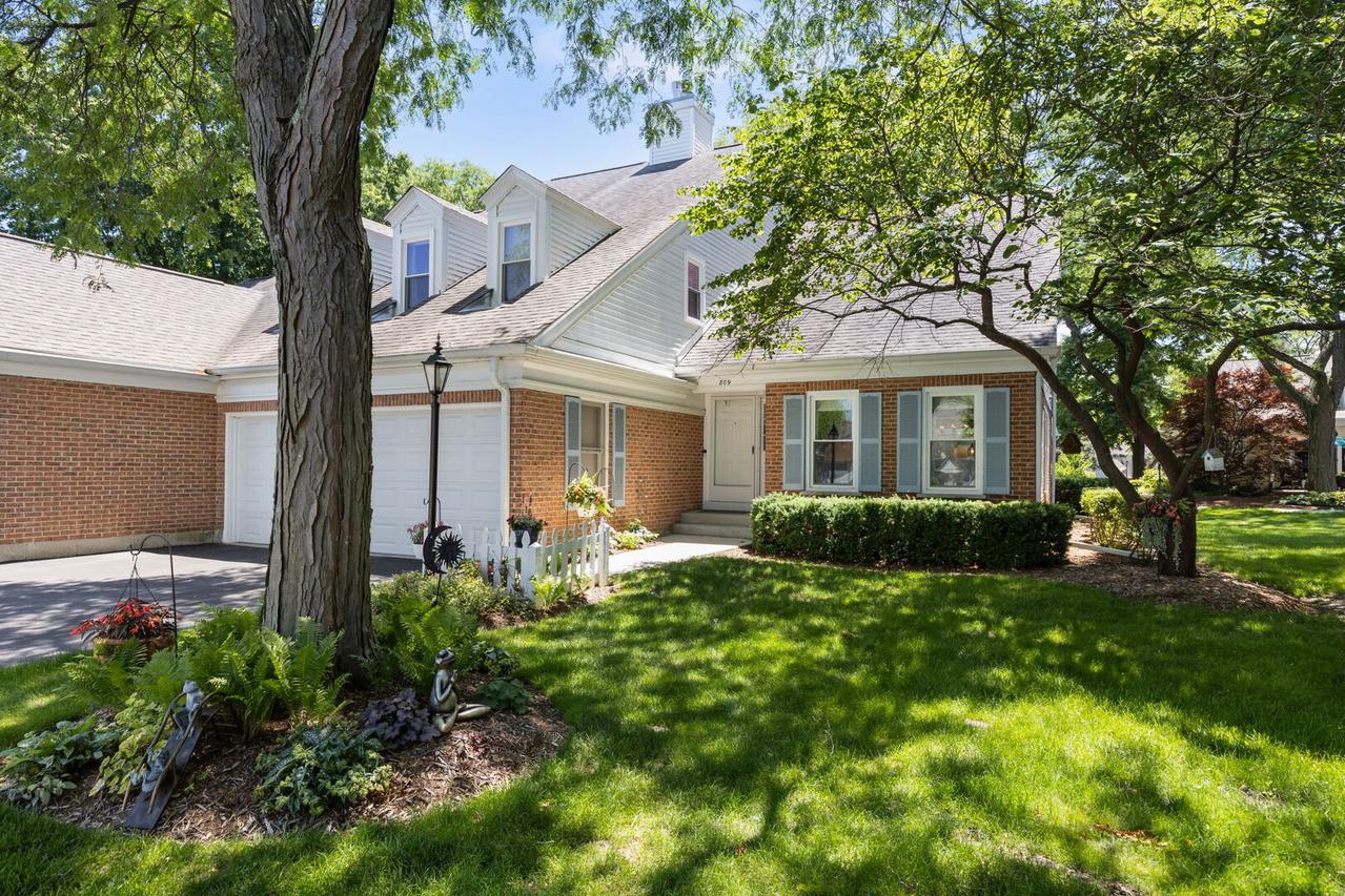 809 Willow Hills Ln., Prospect Heights, IL 60070