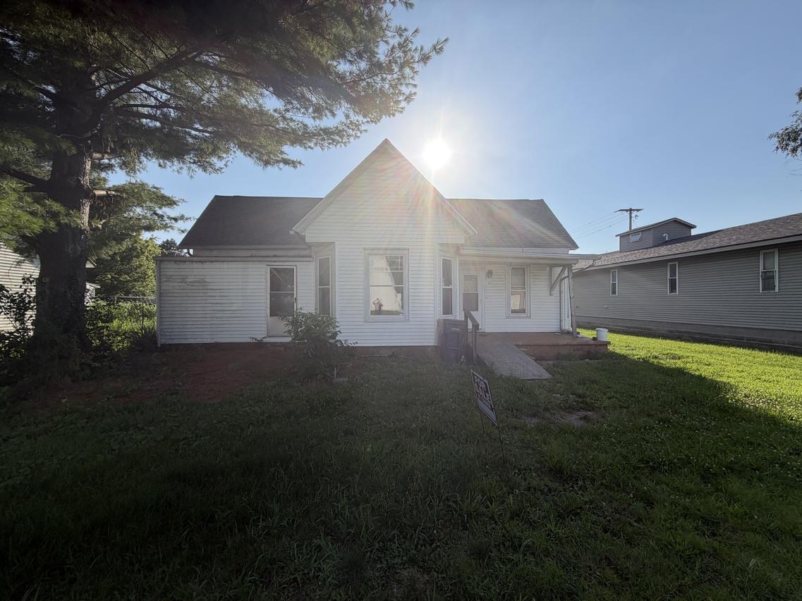 207 S Railroad St., Lovington, IL 61937