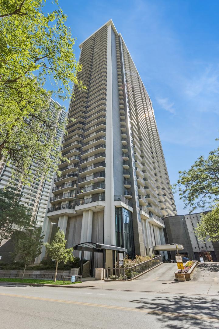 6007 N Sheridan Rd. #9E, Chicago, IL 60660