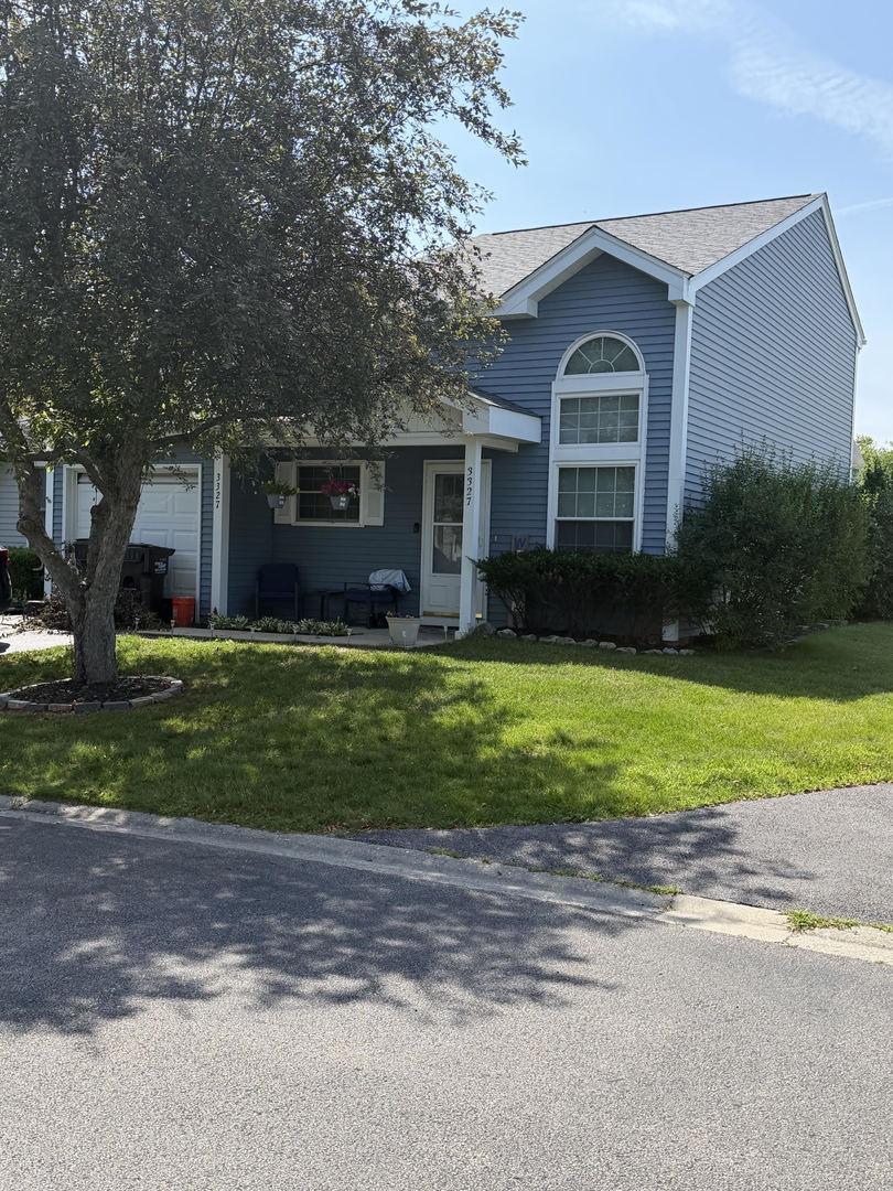 3327 Greenwich Ln., Island Lake, IL 60042