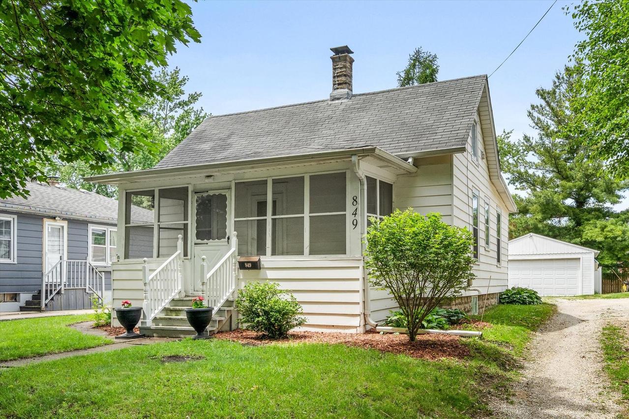 849 N 11th St., Dekalb, IL 60115