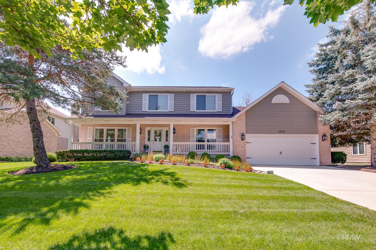 1009 Wedgewood Dr., Crystal Lake, IL 60014