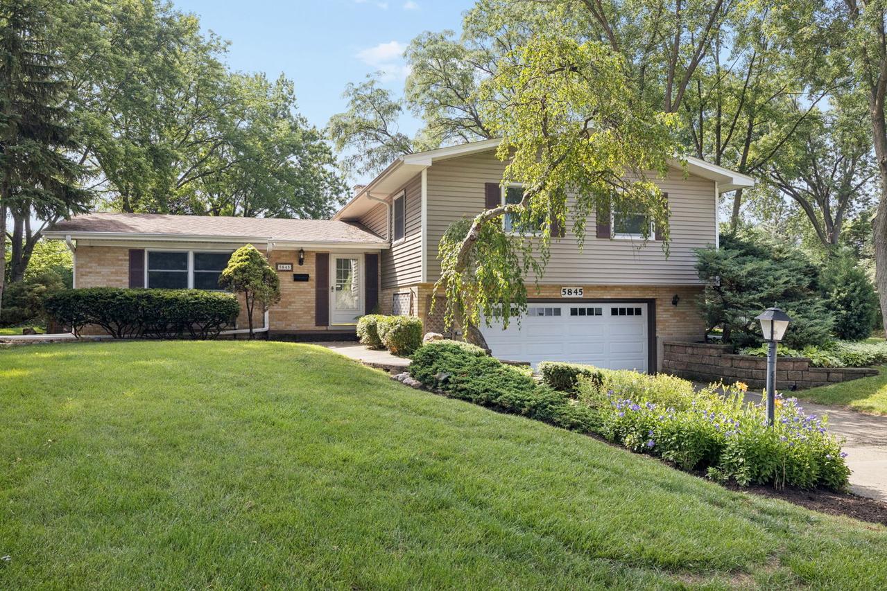 5845 Lenox Rd., Lisle, IL 60532