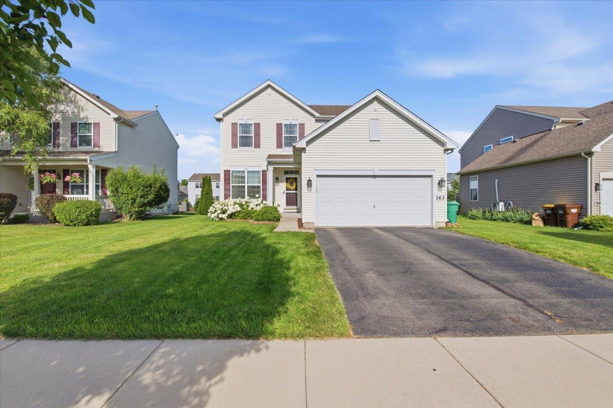 163 Easton Dr., Gilberts, IL 60136