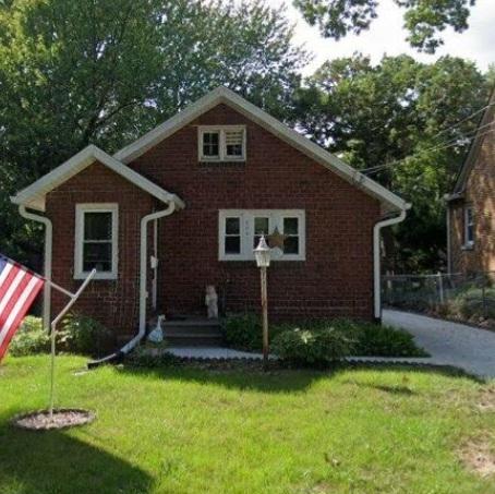 2041 12th St., East Moline, IL 61244