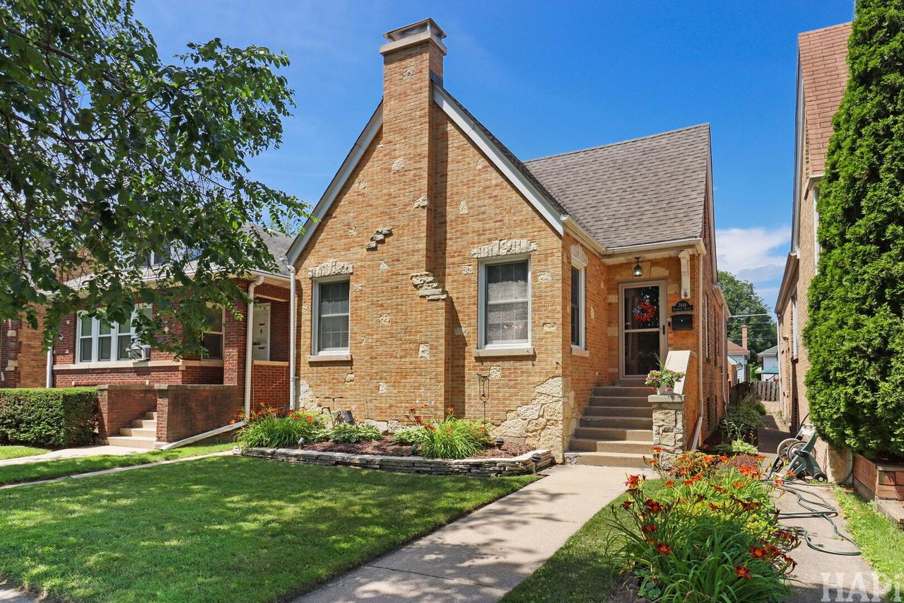 7846 Kenneth Ave., Skokie, IL 60076