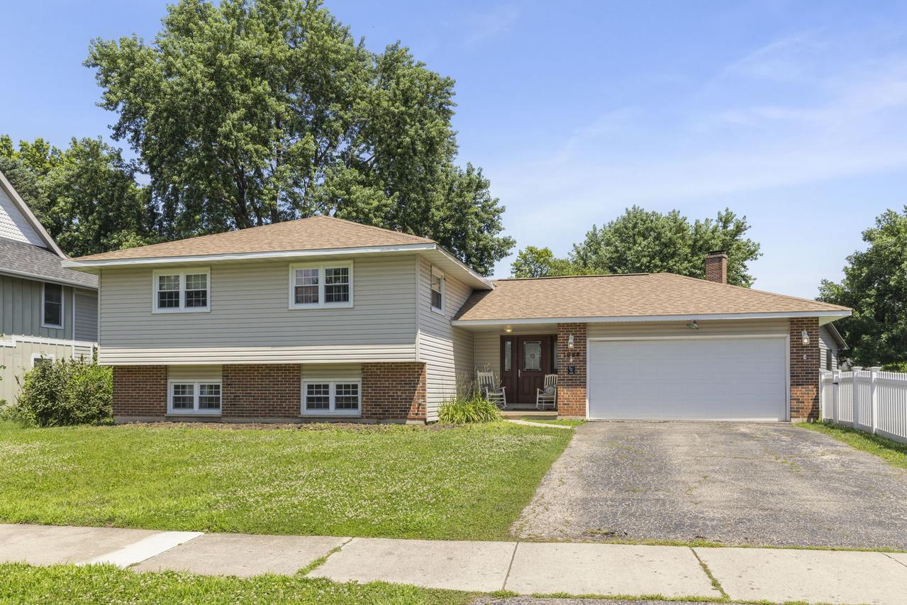 1644 Verdin Ln., Naperville, IL 60565