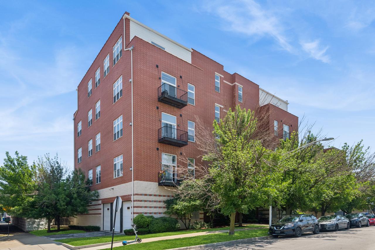 949 N Willard Ct. #403, Chicago, IL 60642