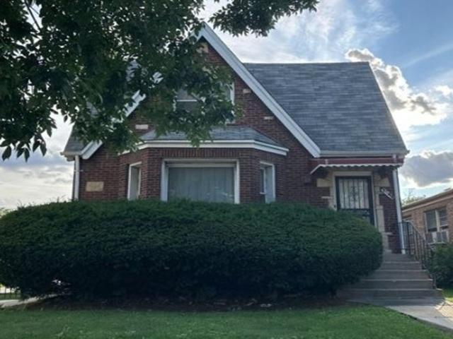 8140 S Jeffery Blvd., Chicago, IL 60617