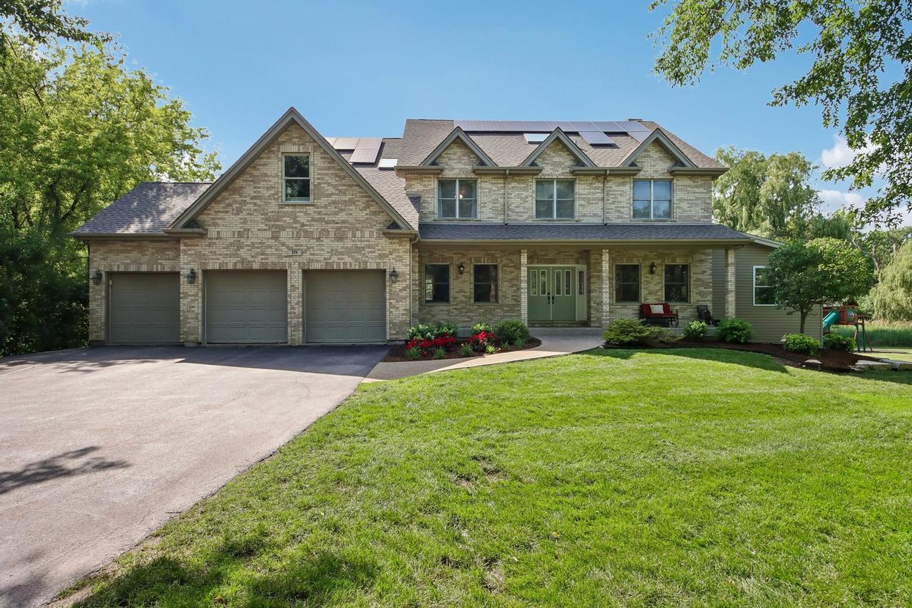 374 Sharon Dr., Barrington, IL 60010