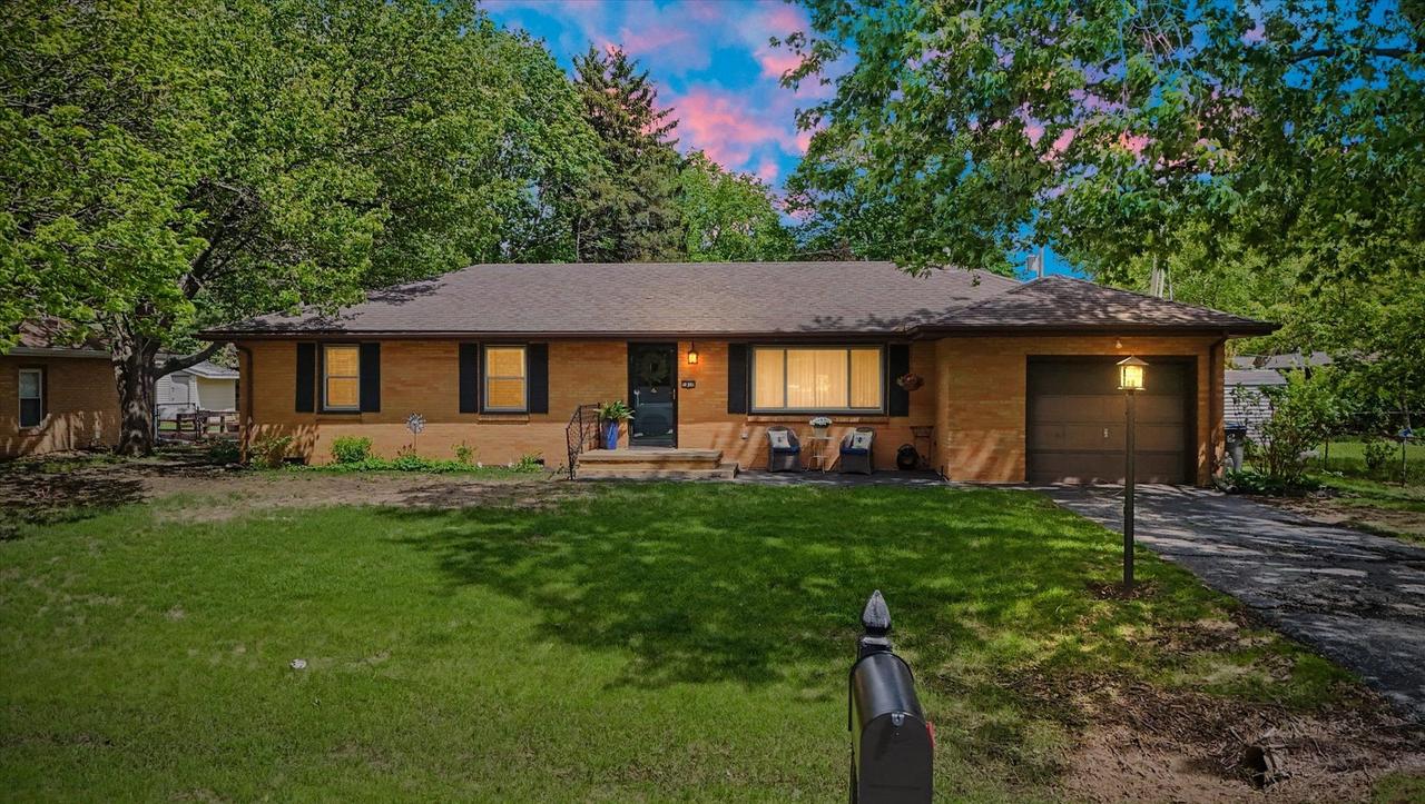1810 Bellamy Dr., Champaign, IL 61821