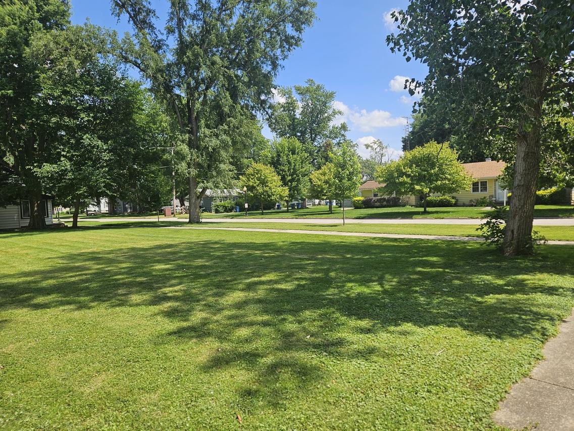324 W Washington St., Momence, IL 60954