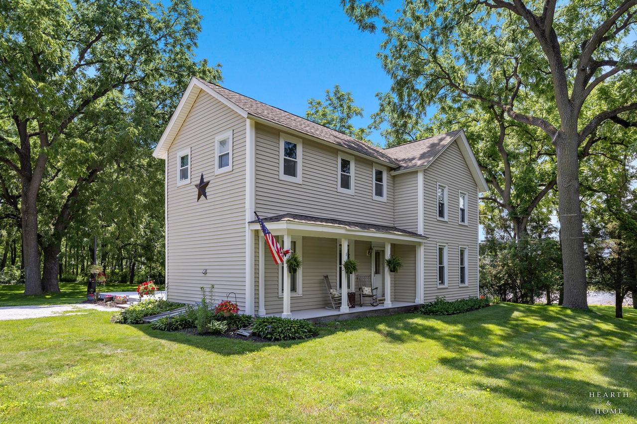 2802 N Ringwood Rd., Mchenry, IL 60050