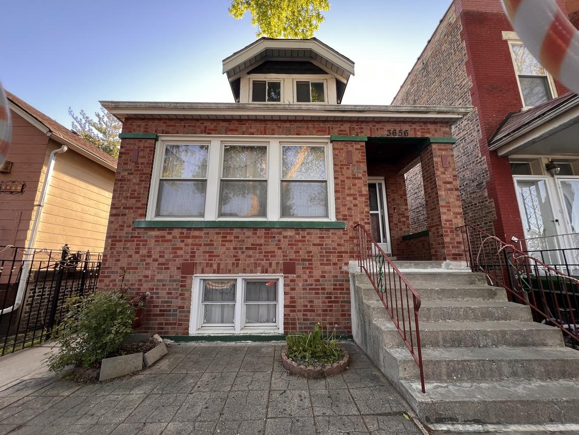 3656 S Seeley Ave., Chicago, IL 60609