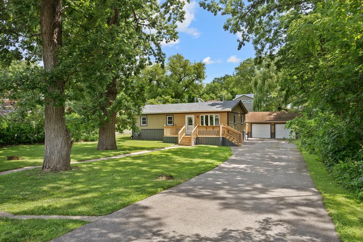 38207 N 3rd Ave., Spring Grove, IL 60081
