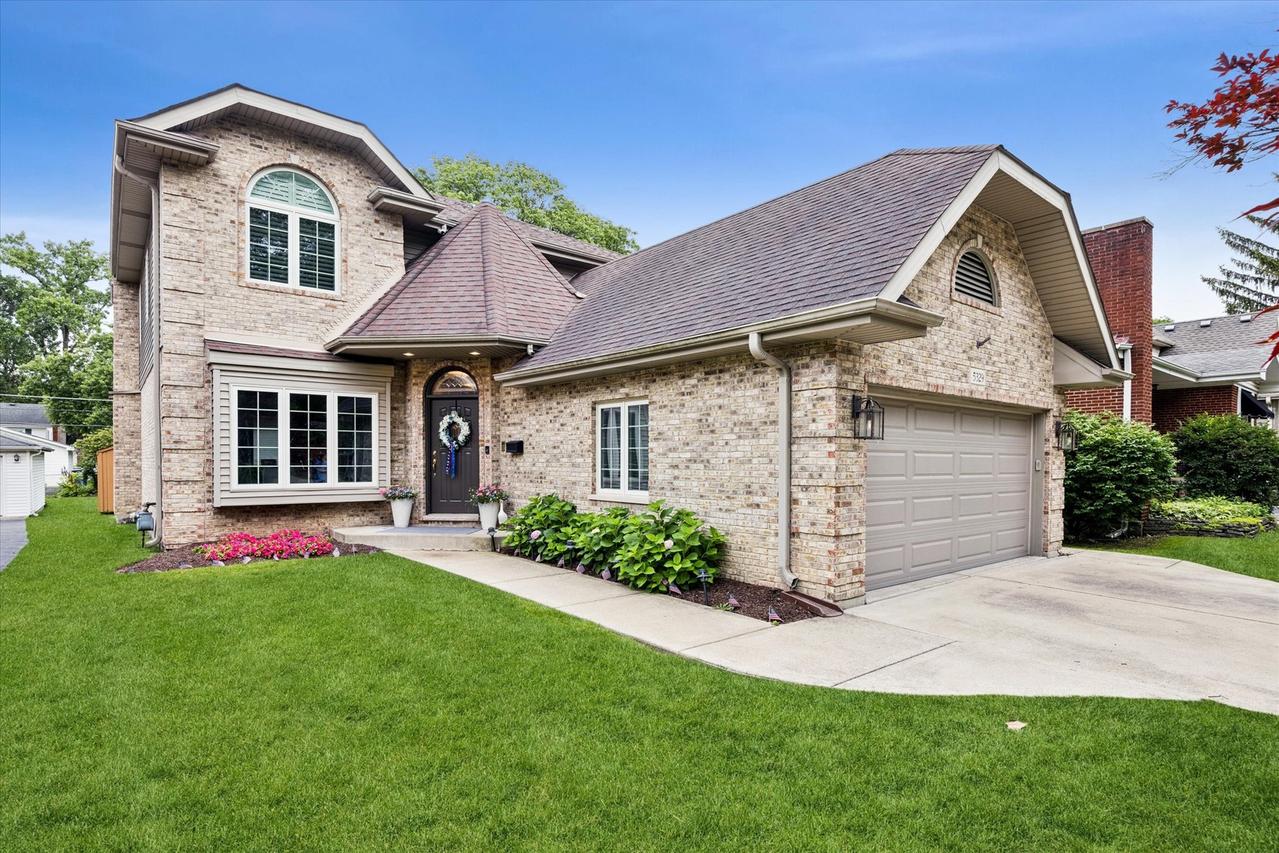 5329 Central Ave., Western Springs, IL 60558