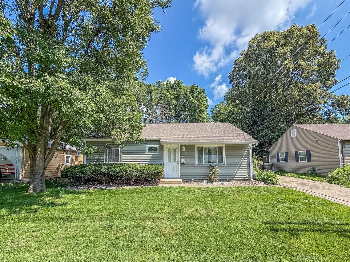 704 Hawthorne Dr., Urbana, IL 61801