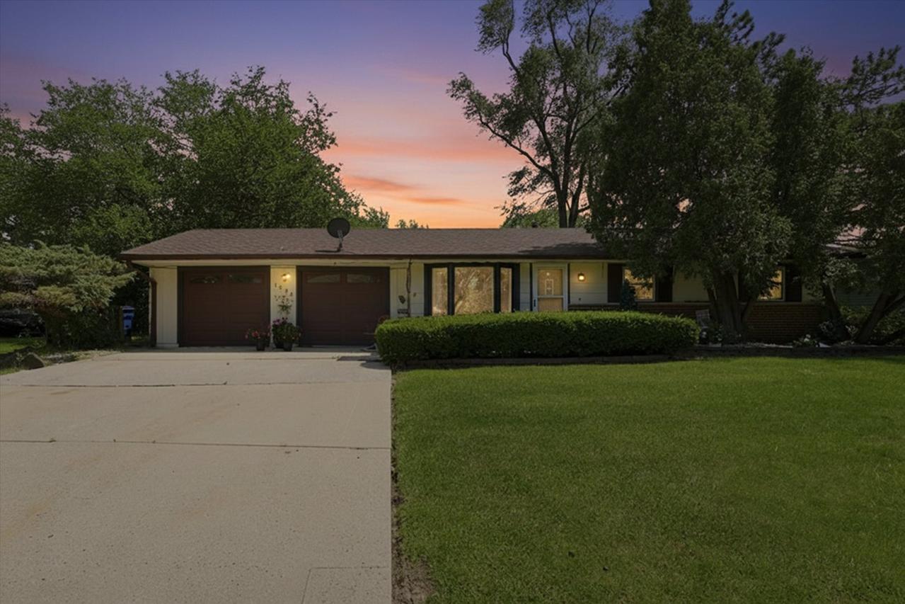 1509 Chatham Ln., Schaumburg, IL 60193