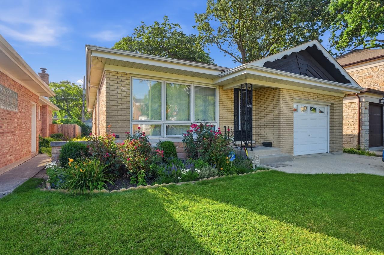 6226 N Le Mai Ave., Chicago, IL 60646