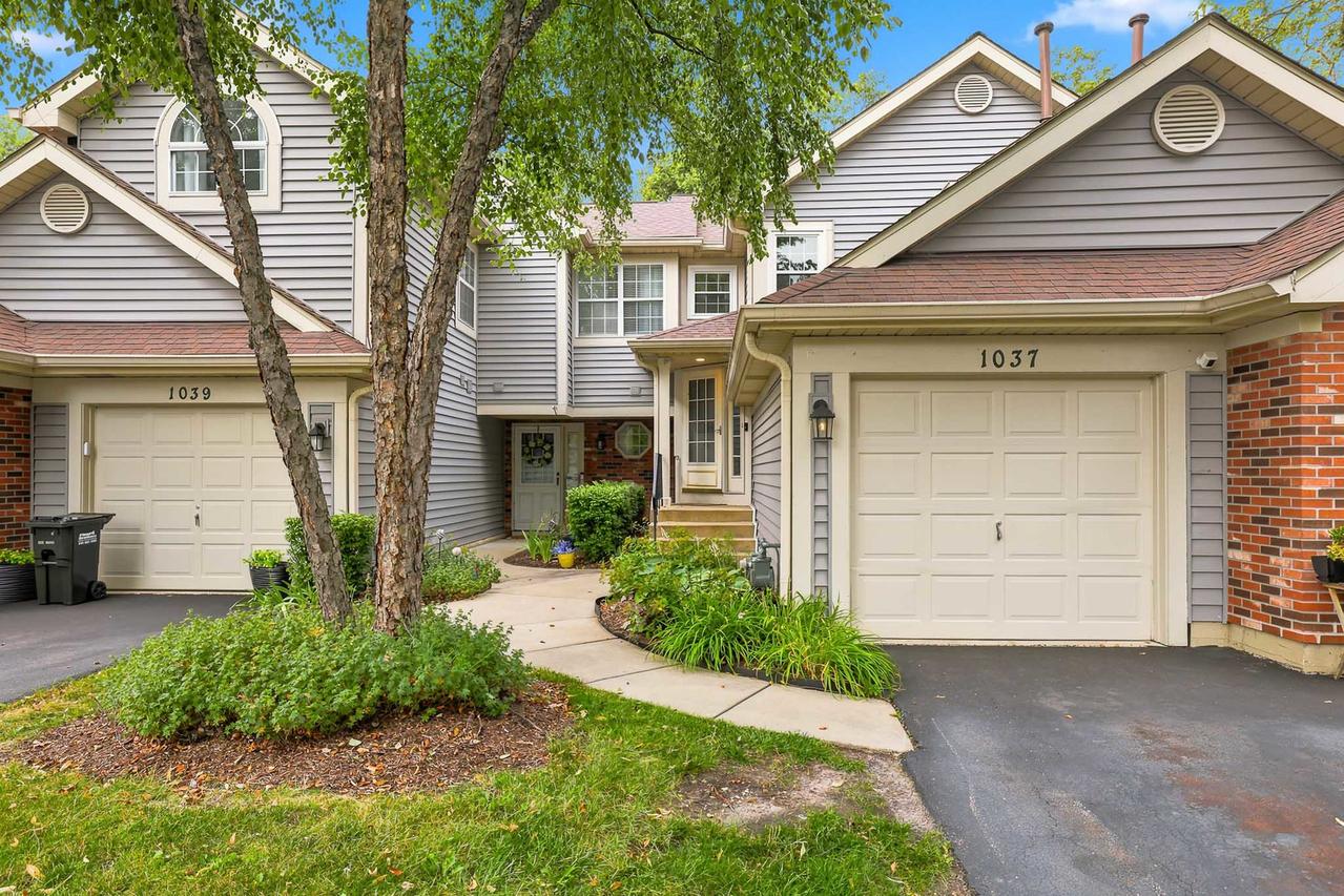 1037 Rockport Dr., Carol Stream, IL 60188
