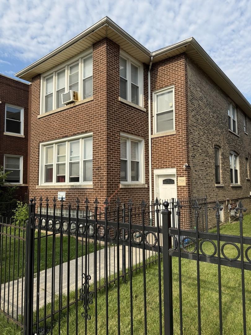 7924 S May St., Chicago, IL 60620