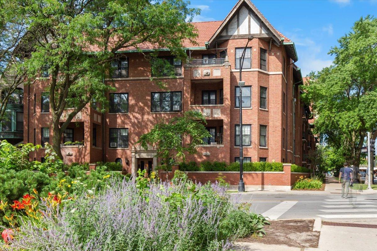 1633 E Hyde Park Blvd. #1D, Chicago, IL 60615