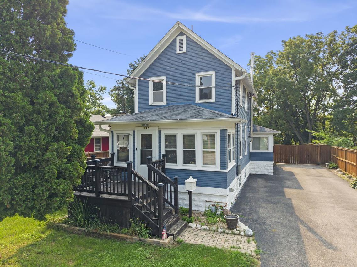 127 S River St., Montgomery, IL 60538