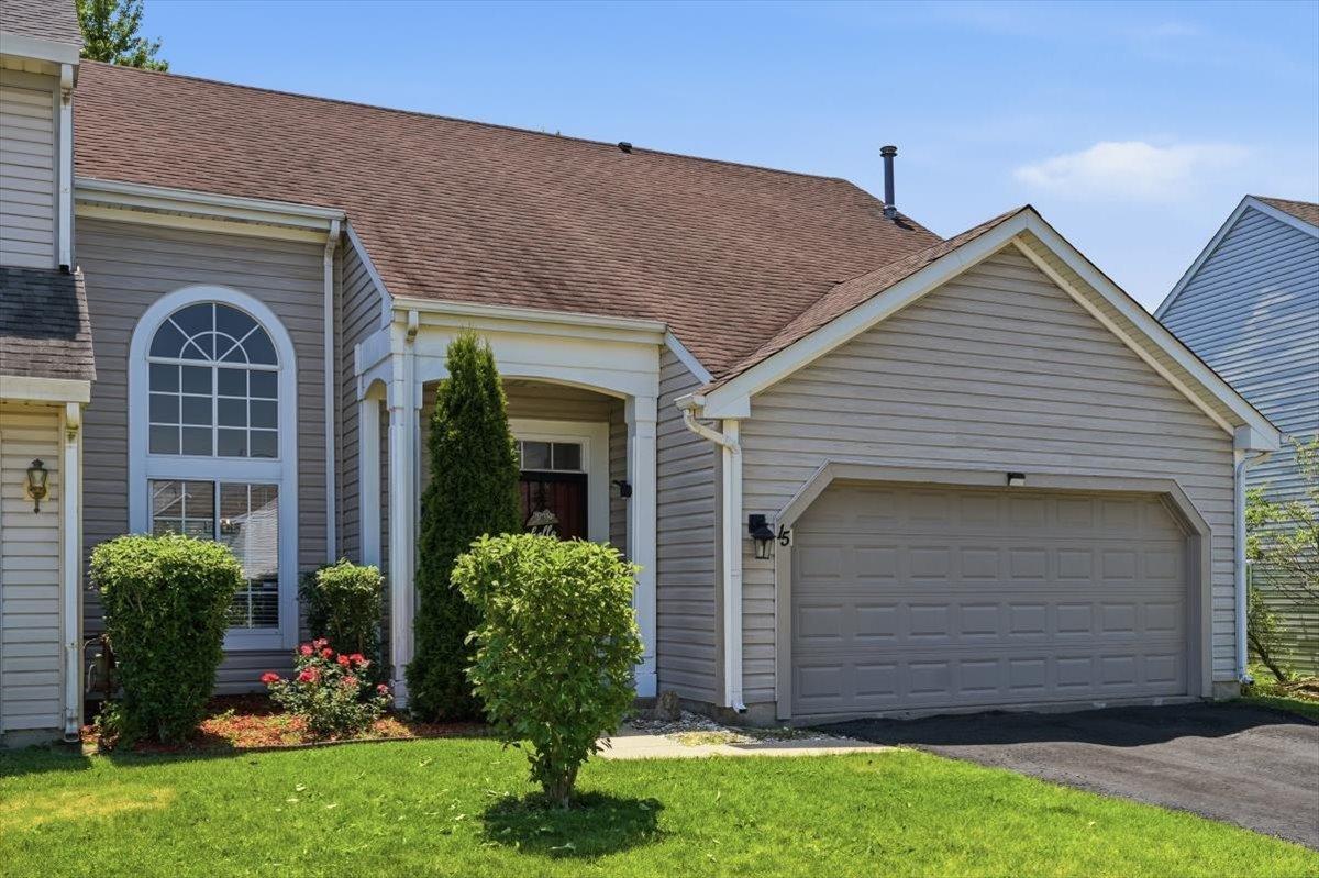 15 W Country Walk Dr., Round Lake Beach, IL 60073