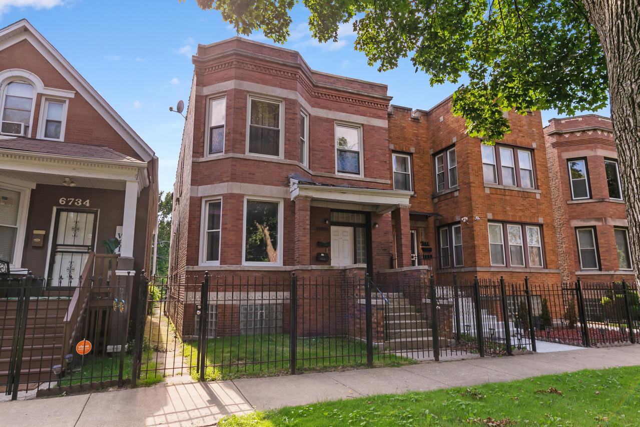 6732 S Michigan Ave., Chicago, IL 60637