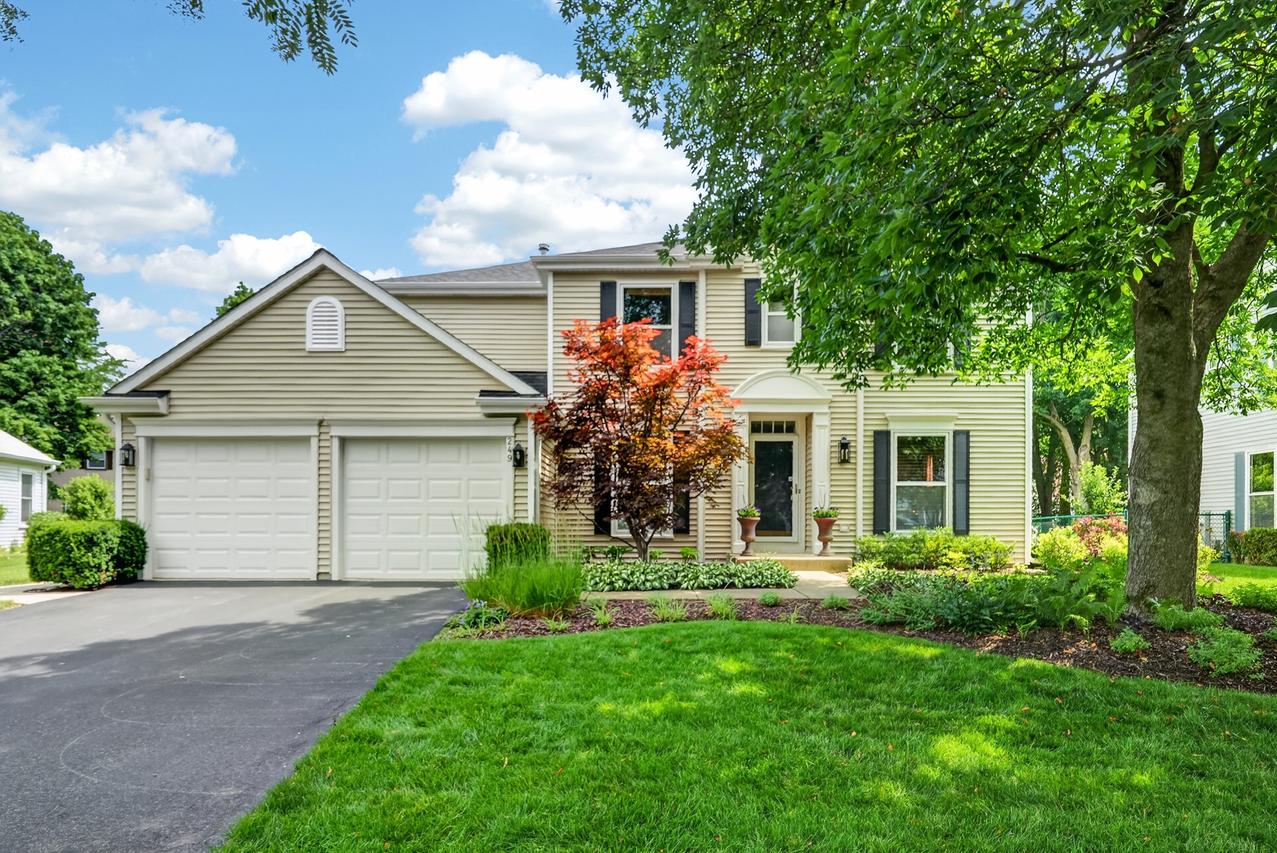 249 Pontiac Ln., Vernon Hills, IL 60061