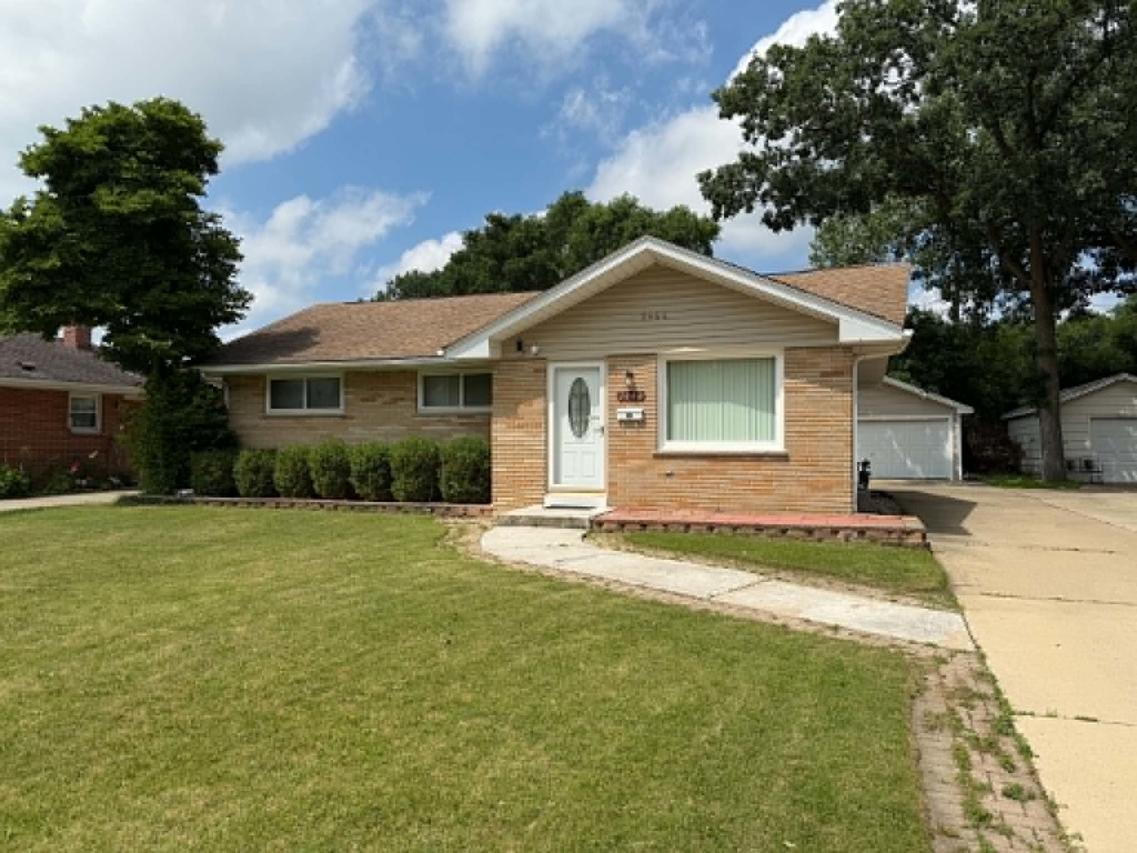 2444 Linden Ave., Waukegan, IL 60087