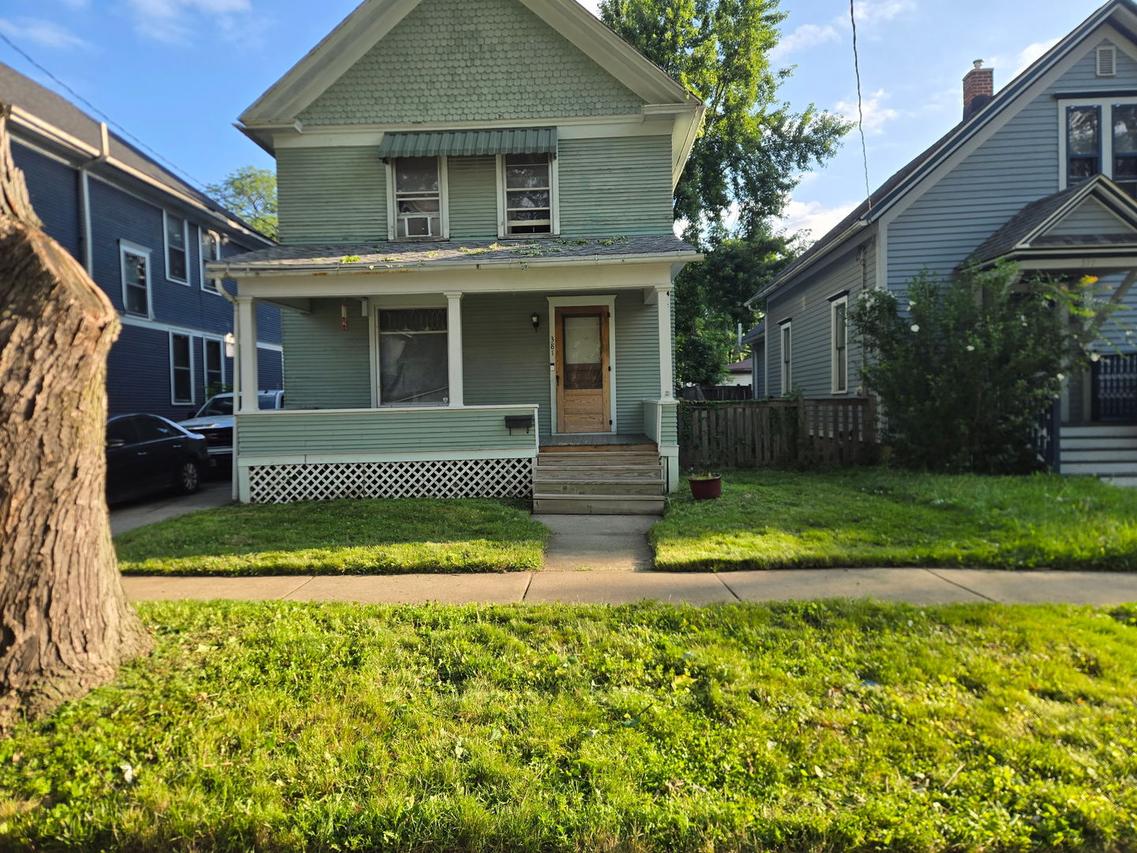 381 Spruce St., Aurora, IL 60506