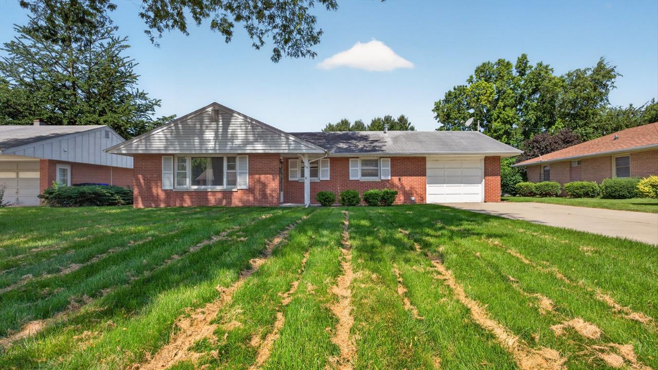 919 Vale St., Bloomington, IL 61701
