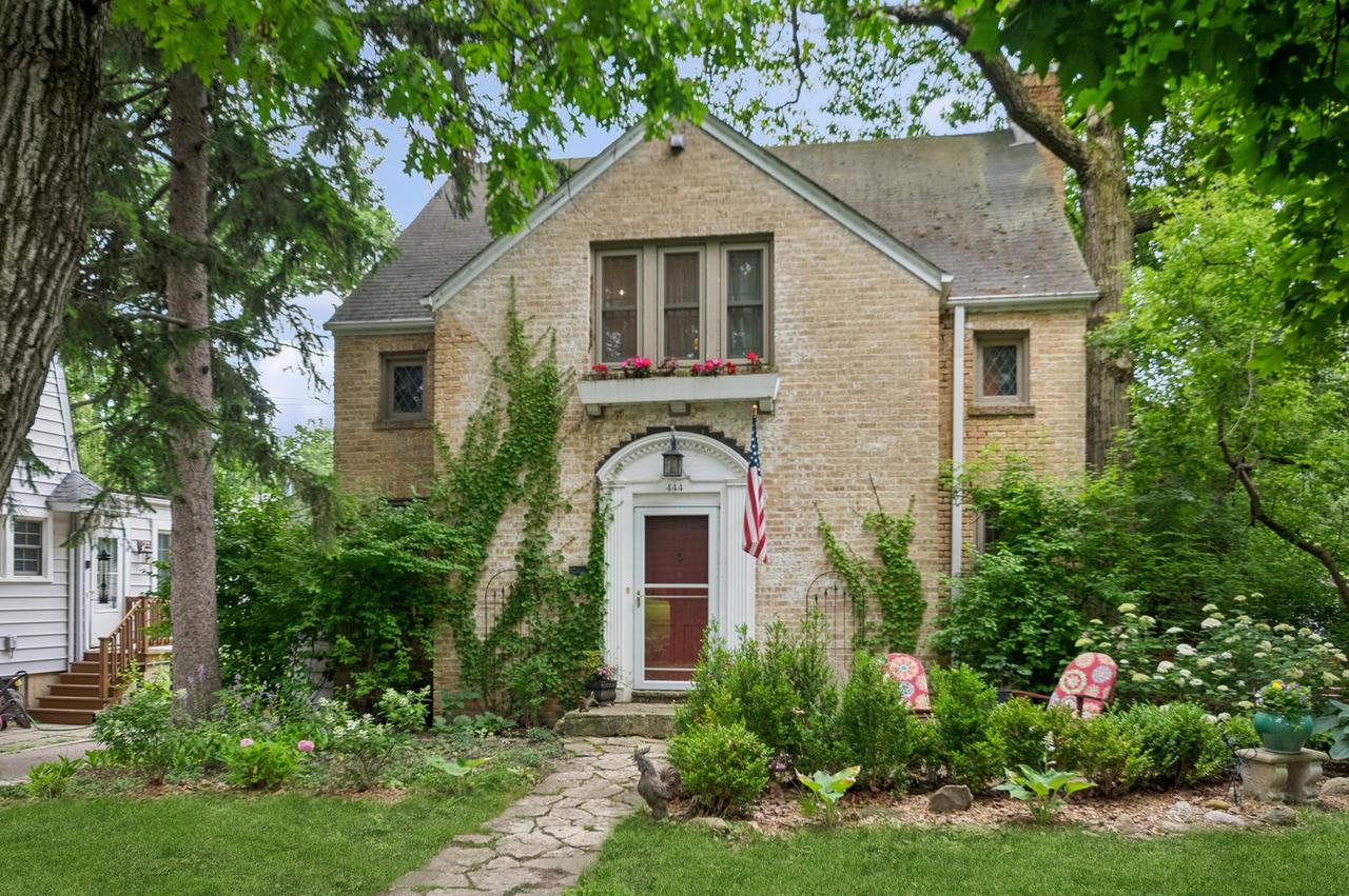 444 Oakdale Ave., Glencoe, IL 60022