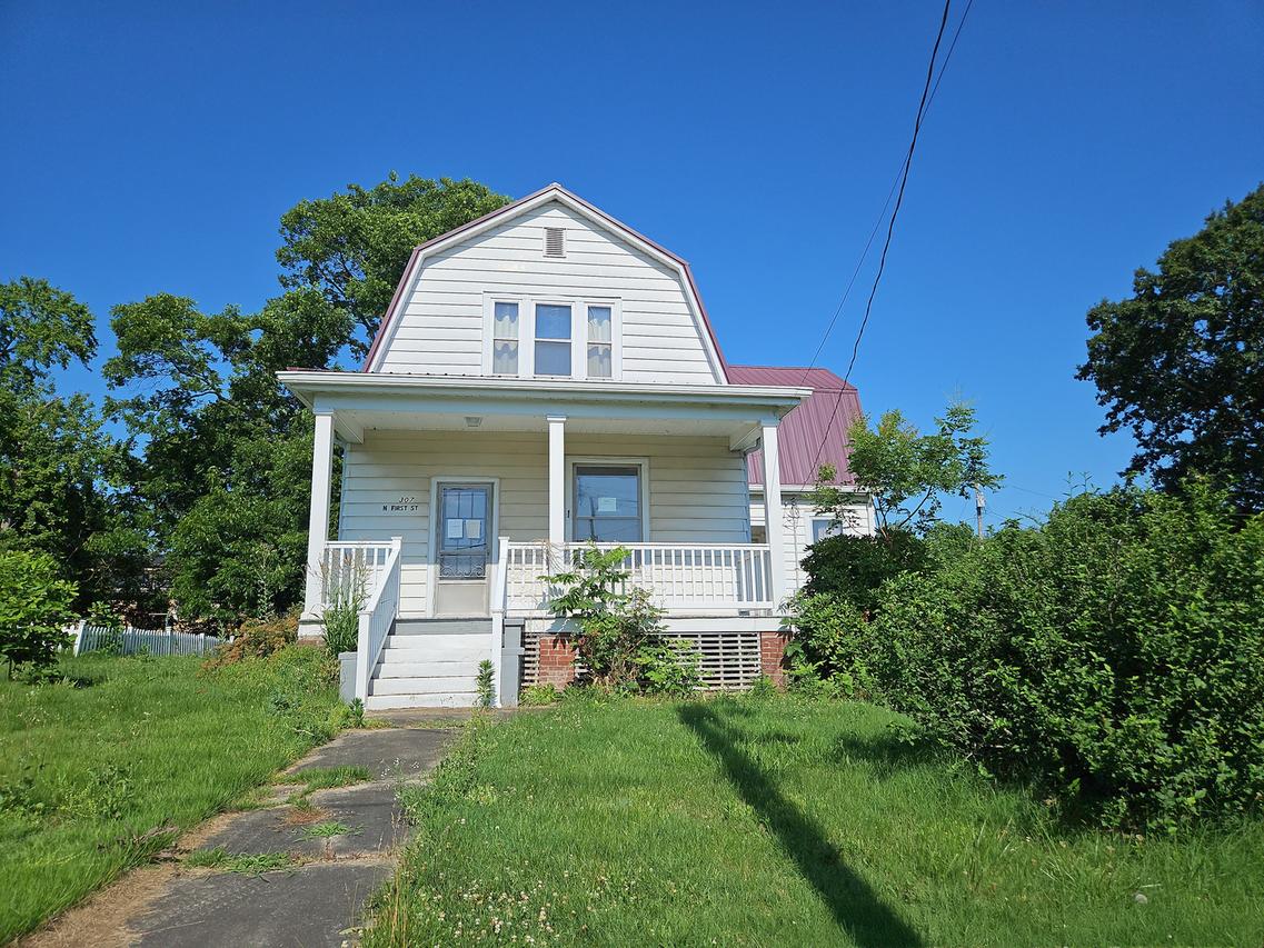 307 N 1st St., Enfield, IL 62835