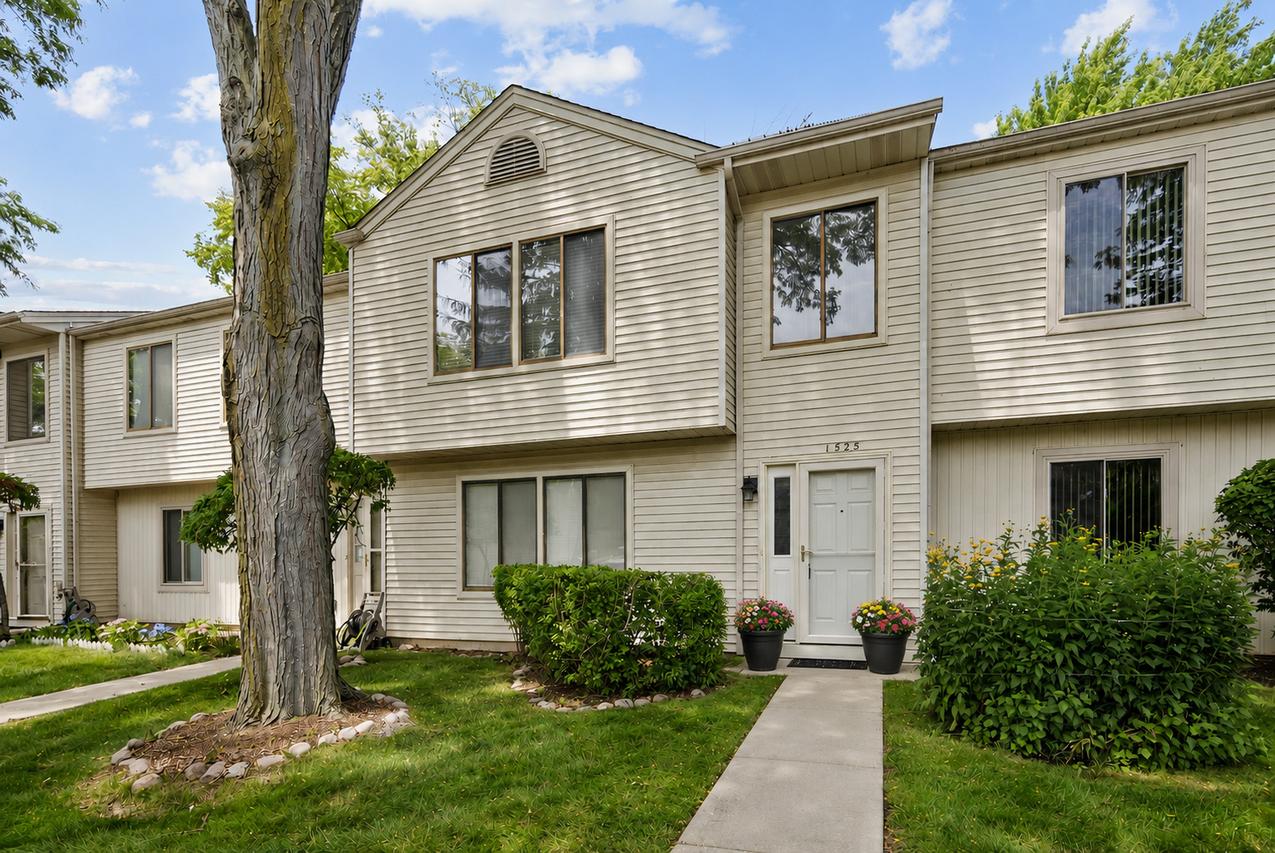 1525 Yale Ct., Elk Grove Village, IL 60007